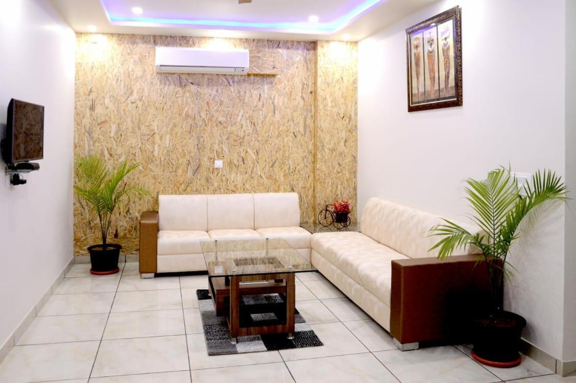 ג'איפור Jenus Hotel-Sindhi Camp מראה חיצוני תמונה
